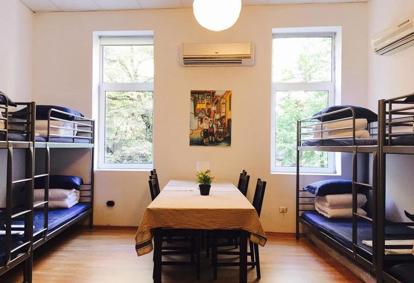 Bulrose Family Hostel