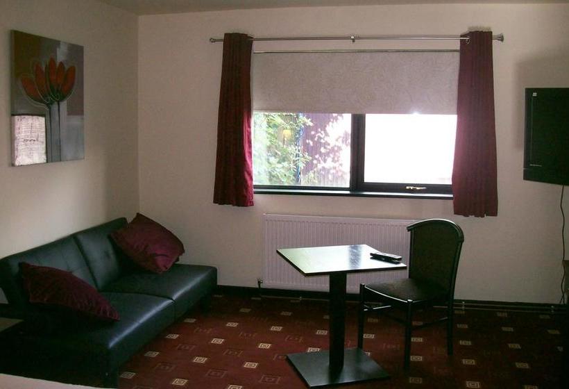 Hotel Red Admiral 13