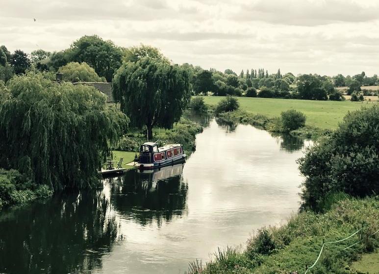 Wansford Country Lounge B&b