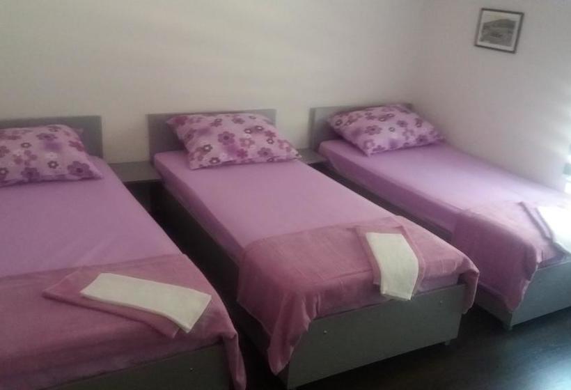 Bed and Breakfast Rooms Fm 3
