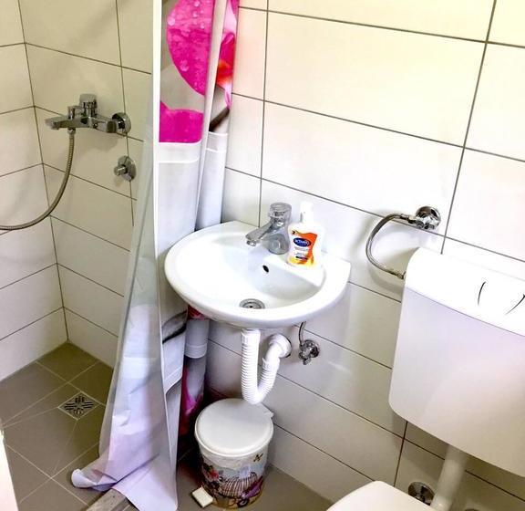 Bed and Breakfast Rooms Fm 6