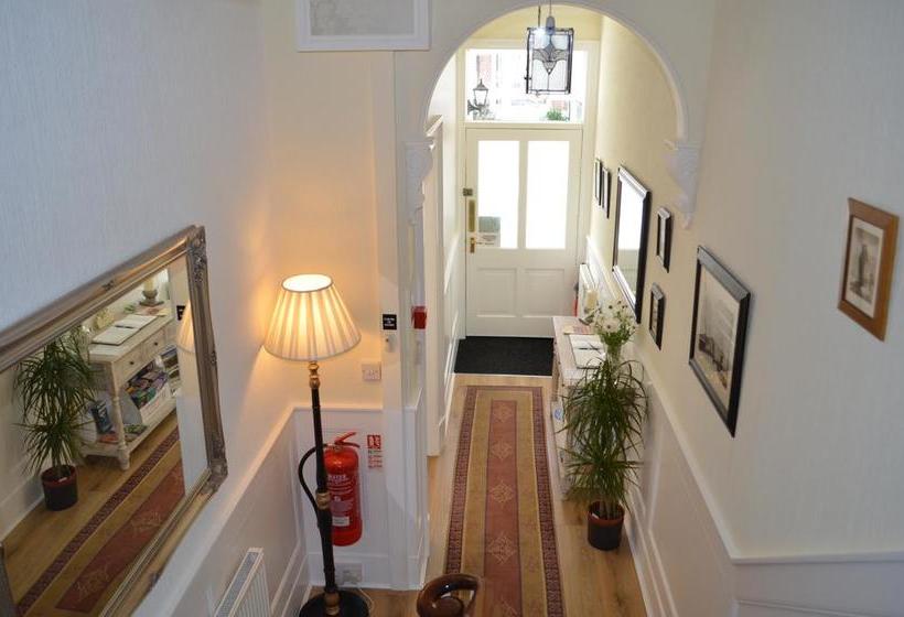 Bed and Breakfast High Tor Guest House 14