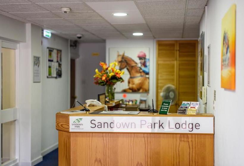 Hotel Sandown Park Lodge 4