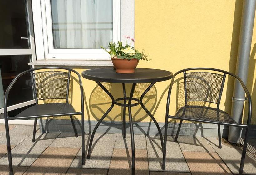 Bed and Breakfast Breitenlee 17