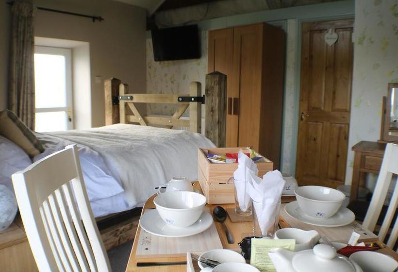 Bed and Breakfast Breaks Fold Farm The Old Peat House 1