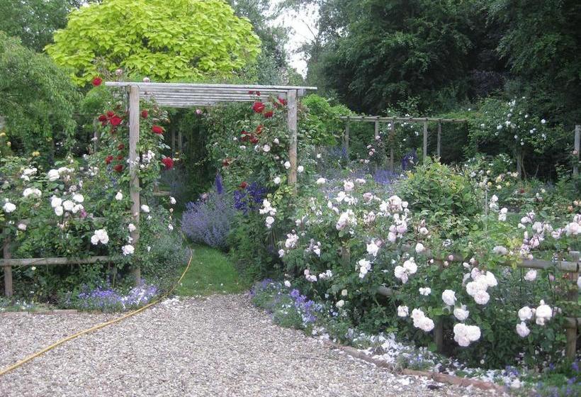 Barn Gallery Bed And Breakfast 17