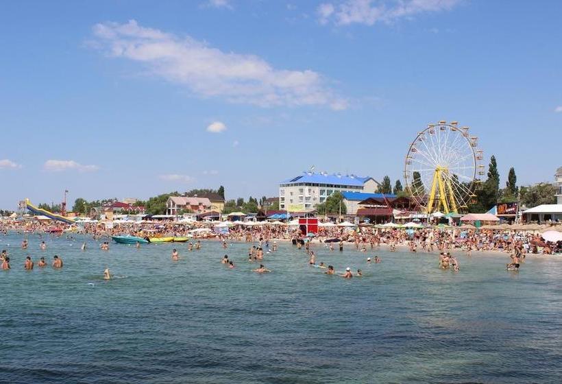 Hostel Resort Crystal Houses