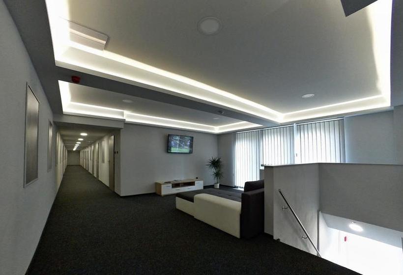 Sporthotel Zimní Stadion Bene?ov 1