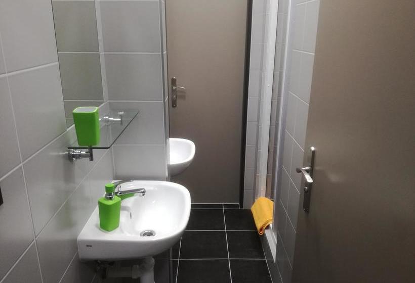 Sporthotel Zimní Stadion Bene?ov 18