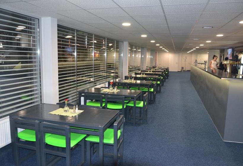 Sporthotel Zimní Stadion Bene?ov 6