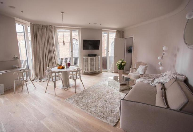 Redstone Boutique Hotel