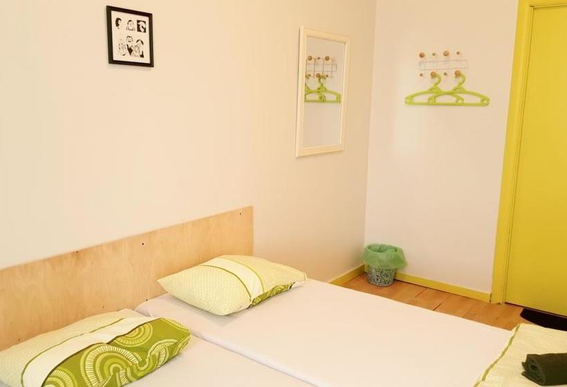 Yellow Hostel Central