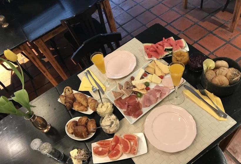 Bed and Breakfast Sablon Antwerp 10