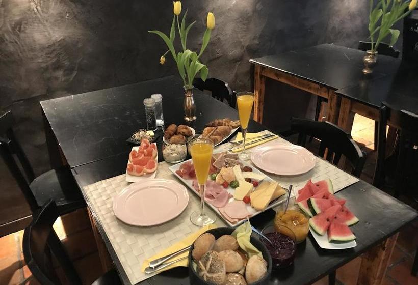 Bed and Breakfast Sablon Antwerp 11