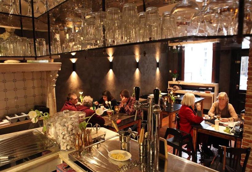 Bed and Breakfast Sablon Antwerp 17