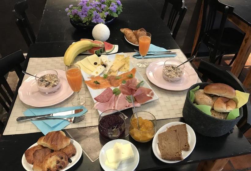 Bed and Breakfast Sablon Antwerp 2