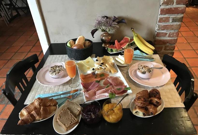 Bed and Breakfast Sablon Antwerp 3