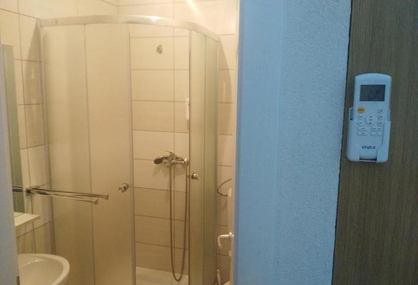 Blue Box Bed And Breakfast