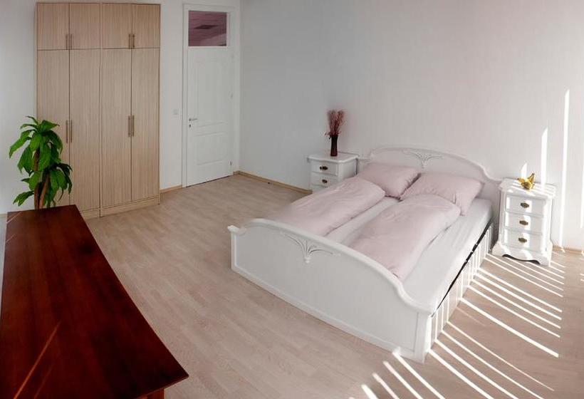 Blue Box Bed And Breakfast 14