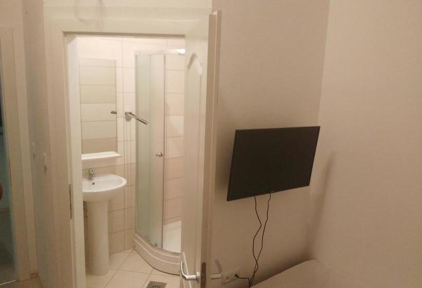 Blue Box Bed And Breakfast 4