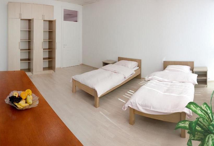 Blue Box Bed And Breakfast 9