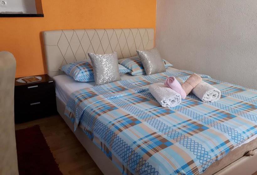 Bed and Breakfast Guest House Nana