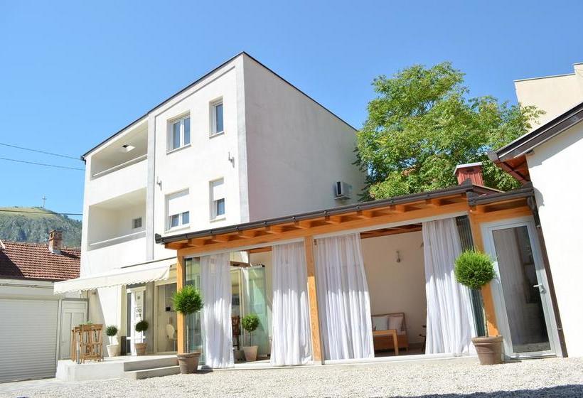 Bed and Breakfast City Apartment One