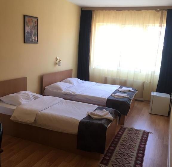 Bed and Breakfast Pensiune Hora 14