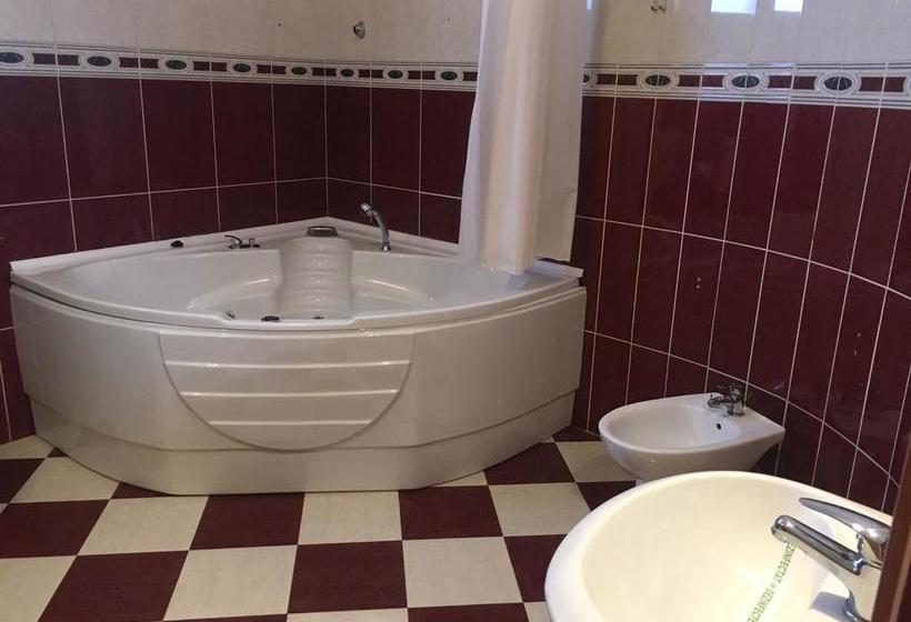 Bed and Breakfast Pensiune Hora 16