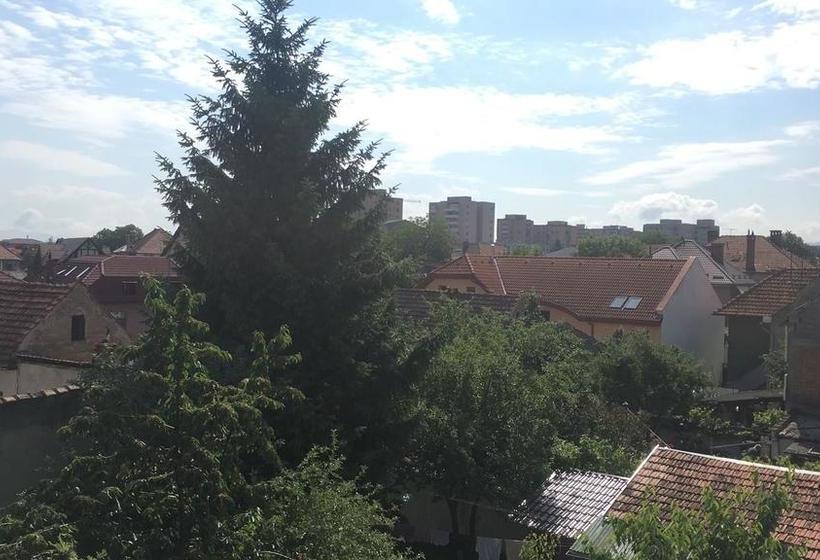 Bed and Breakfast Pensiune Hora 18