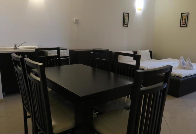 Bed and Breakfast Pensiune Hora 5