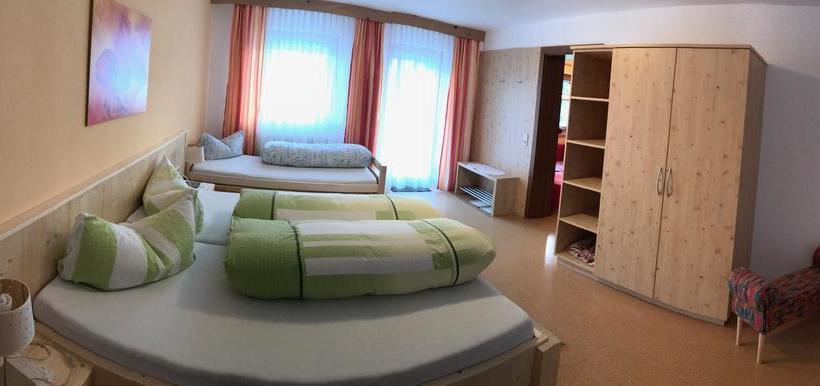 Bed and Breakfast Gästeheim Ribis 1