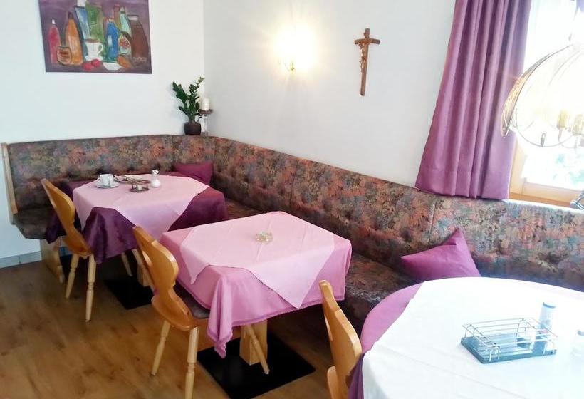 Bed and Breakfast Gästeheim Ribis 5