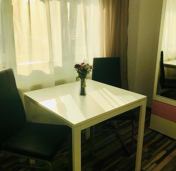 Bed and Breakfast Cazare De Mijloc 9