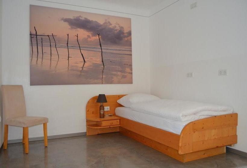 Bed & Breakfast Pension Zum Strell 3