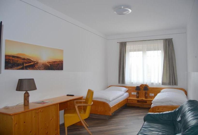 Bed & Breakfast Pension Zum Strell 6