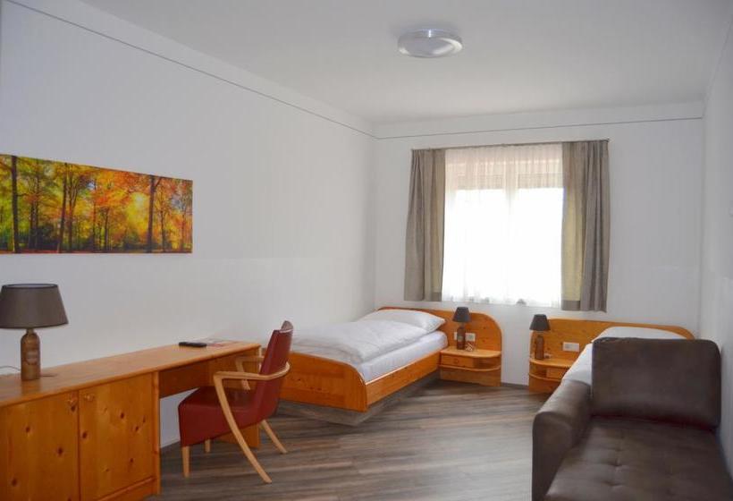 Bed & Breakfast Pension Zum Strell 8