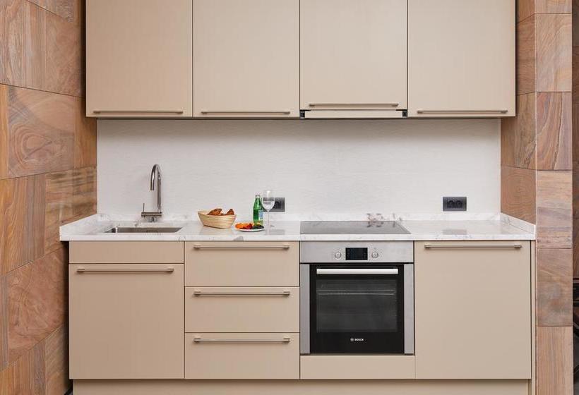 La Perla Hotel & Villas 13