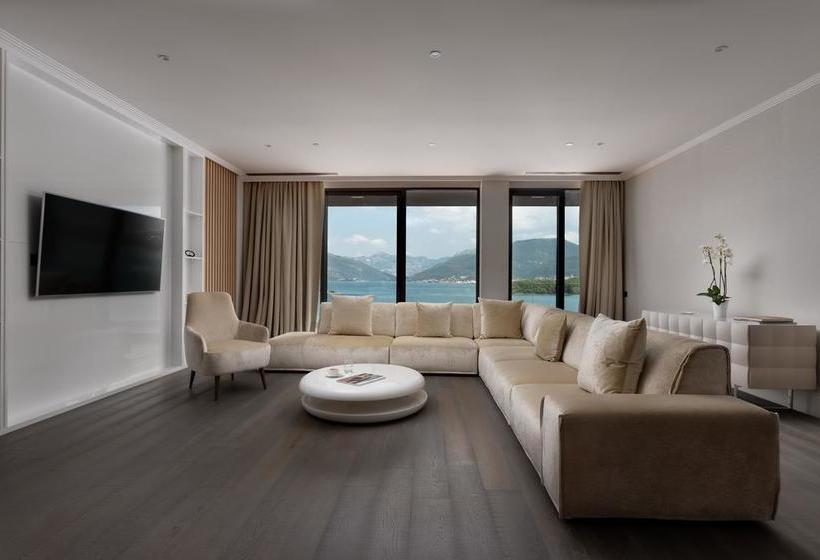 La Perla Hotel & Villas 15