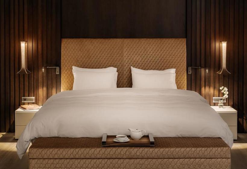 La Perla Hotel & Villas 9