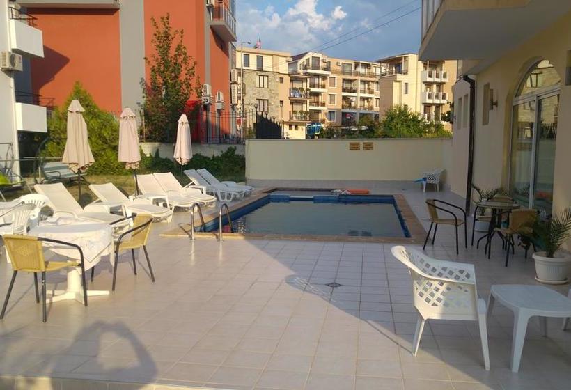 Family Hotel Saga 10