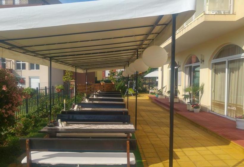 Family Hotel Saga 12