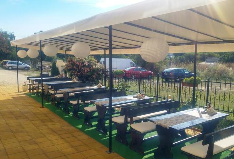 Family Hotel Saga 13