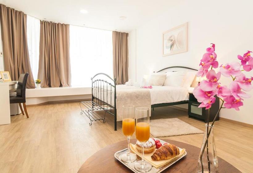 Hotel Cafe Royal Rooms