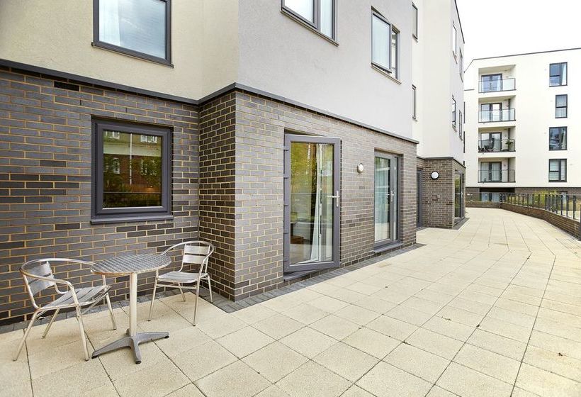 Hôtel New Central Woking 10