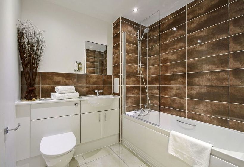 Hôtel New Central Woking 15