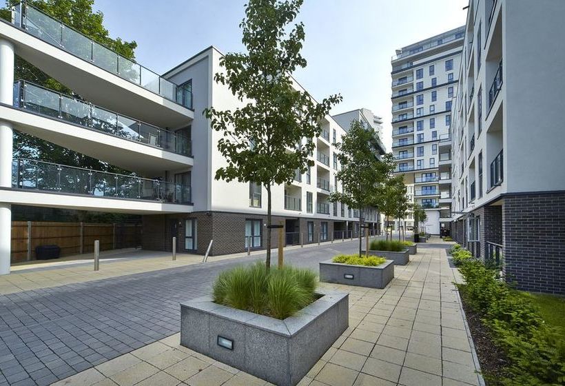 Hôtel New Central Woking 17