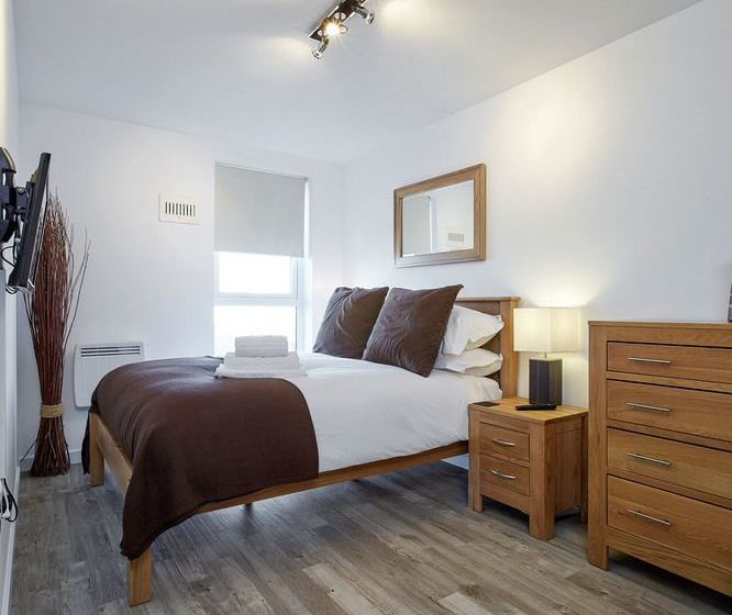 Hôtel New Central Woking 3