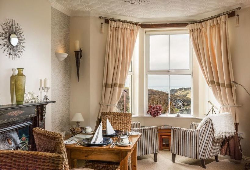 Pension (Hôtel basse catégorie) The Avalon 12