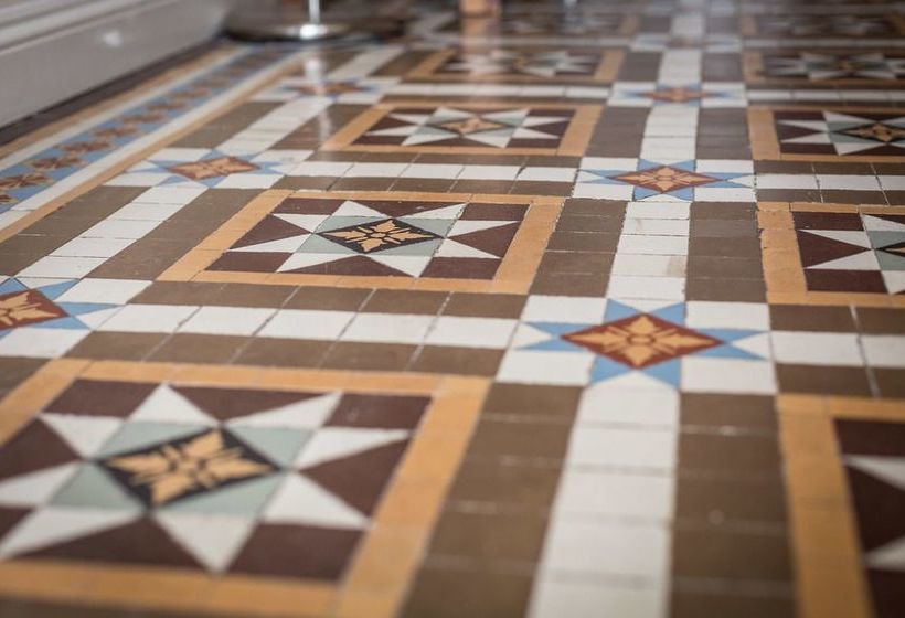 Pension (Hôtel basse catégorie) The Avalon 2